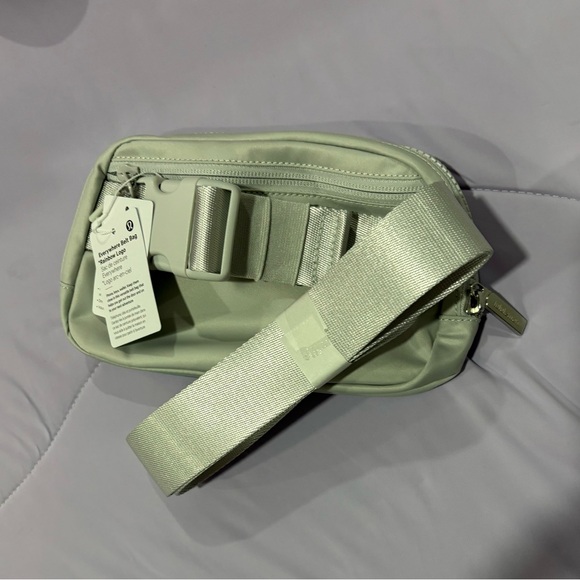Lululemon | everywhere belt bag| sold out vapor/ Persian violet, NWOT - Picture 13 of 13